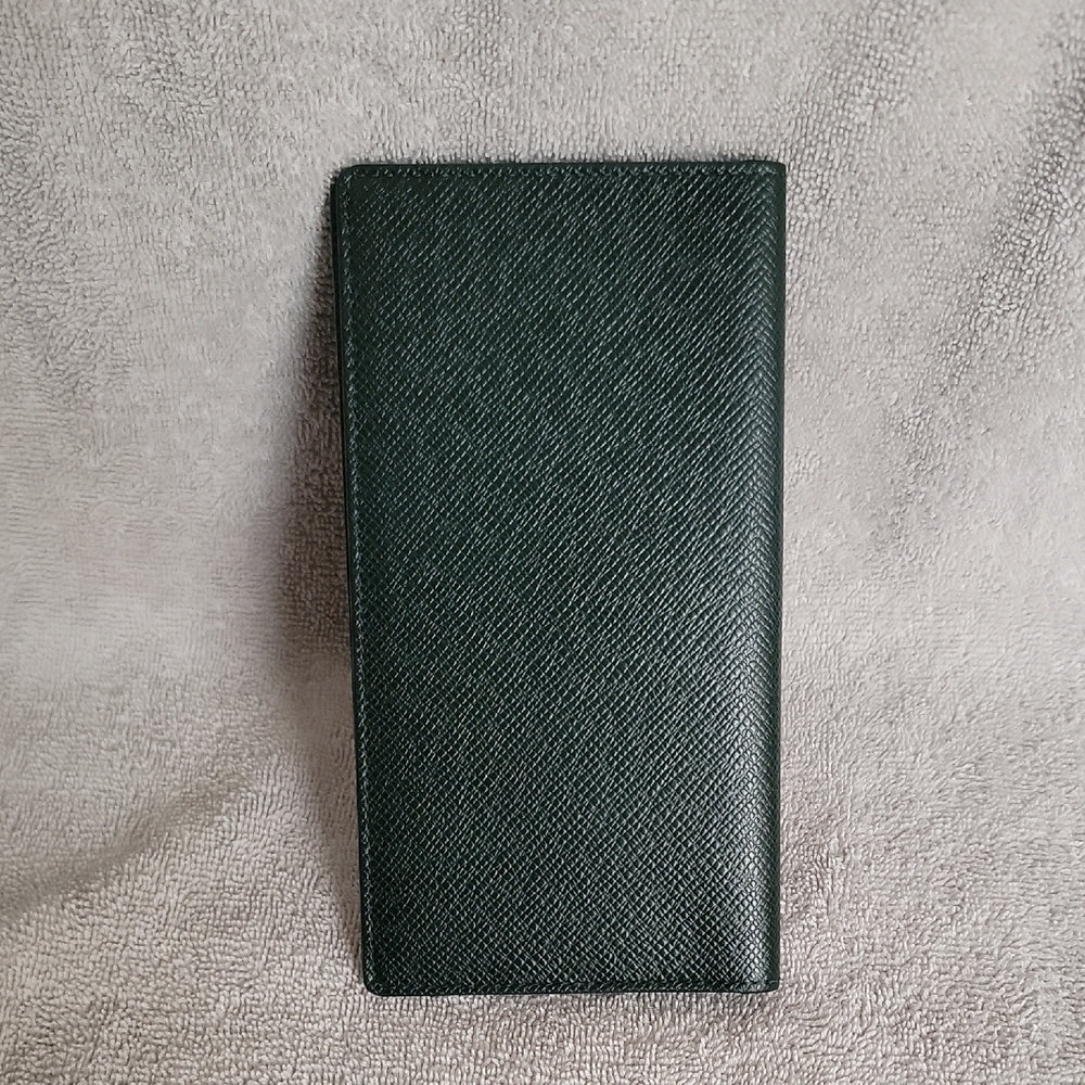 Louis Vuitton Black Wallets Minimalist Design - Picture 4 of 6